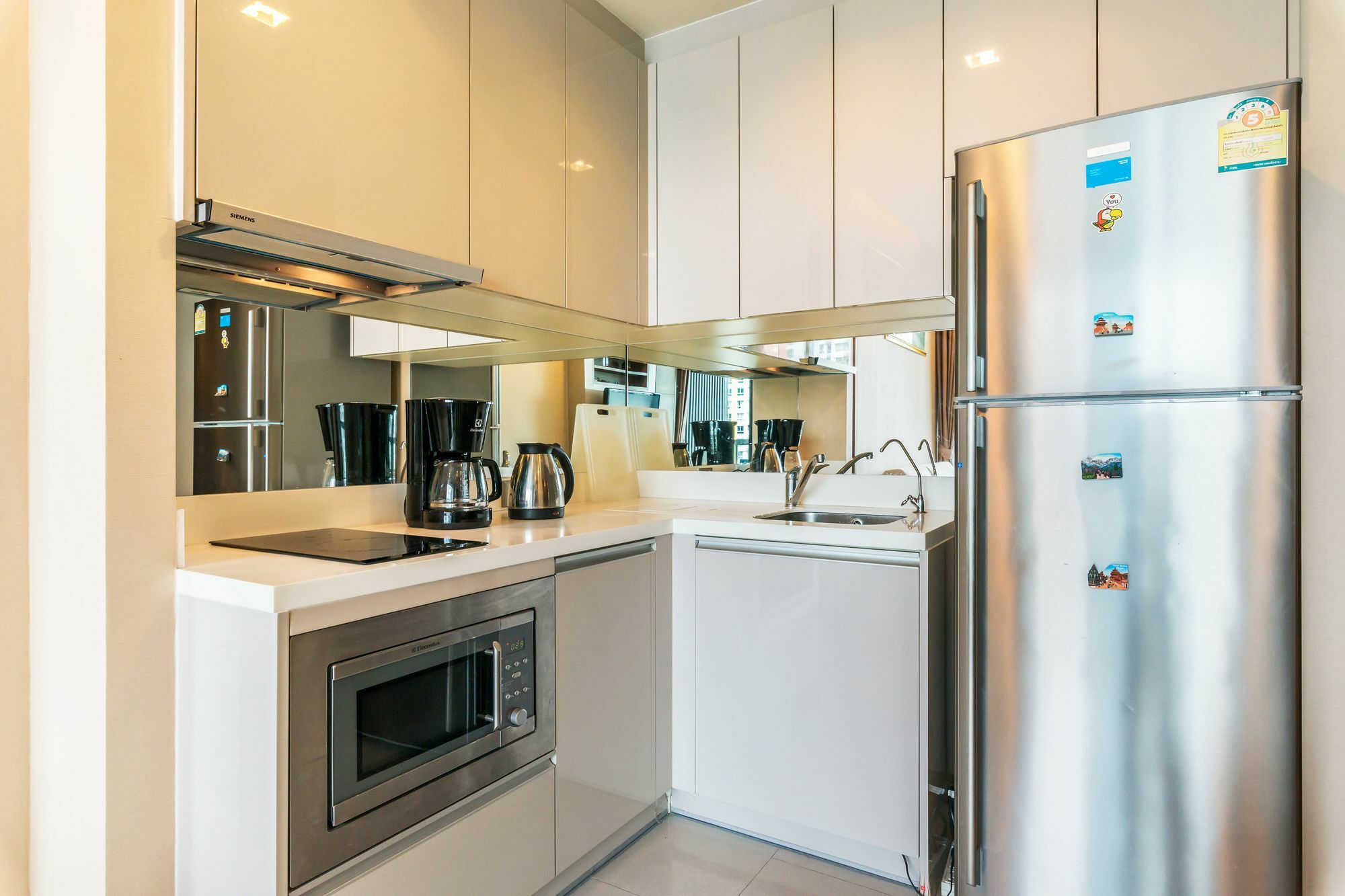 The Address Sathorn By Favstay 曼谷 外观 照片