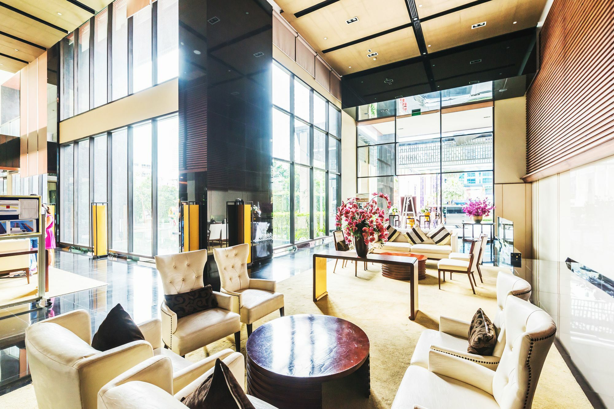The Address Sathorn By Favstay 曼谷 外观 照片