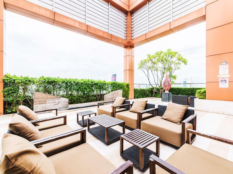 The Address Sathorn By Favstay 曼谷 外观 照片