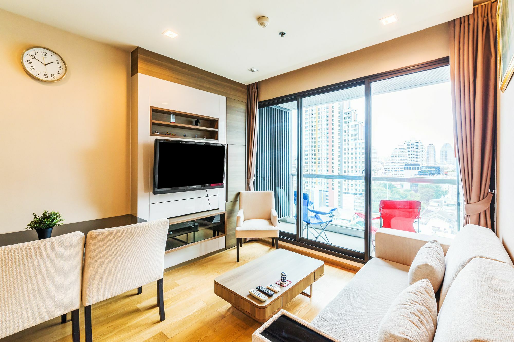 The Address Sathorn By Favstay 曼谷 外观 照片