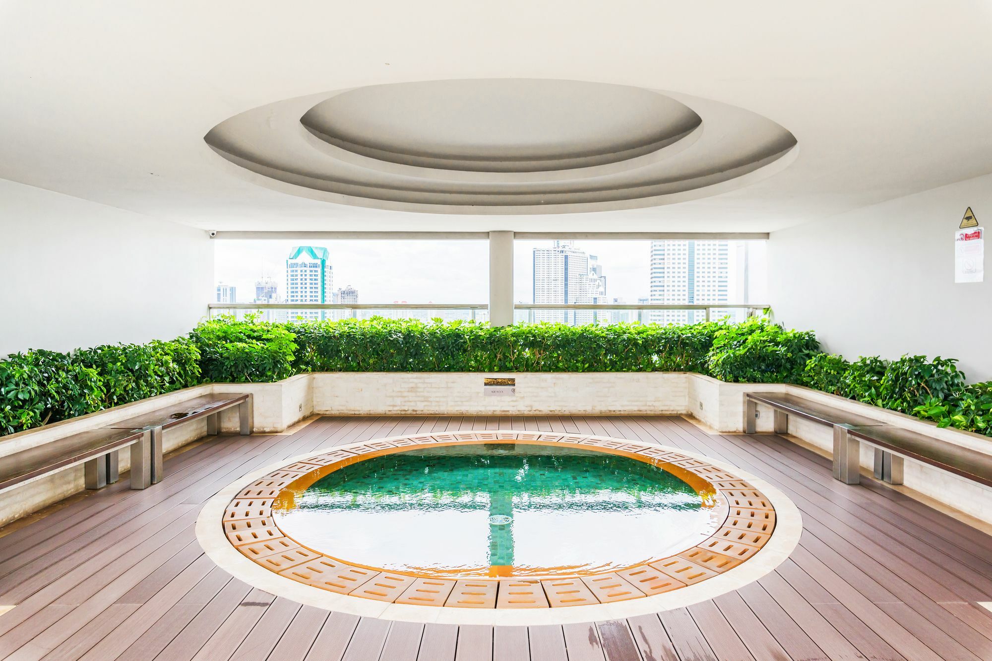 The Address Sathorn By Favstay 曼谷 外观 照片