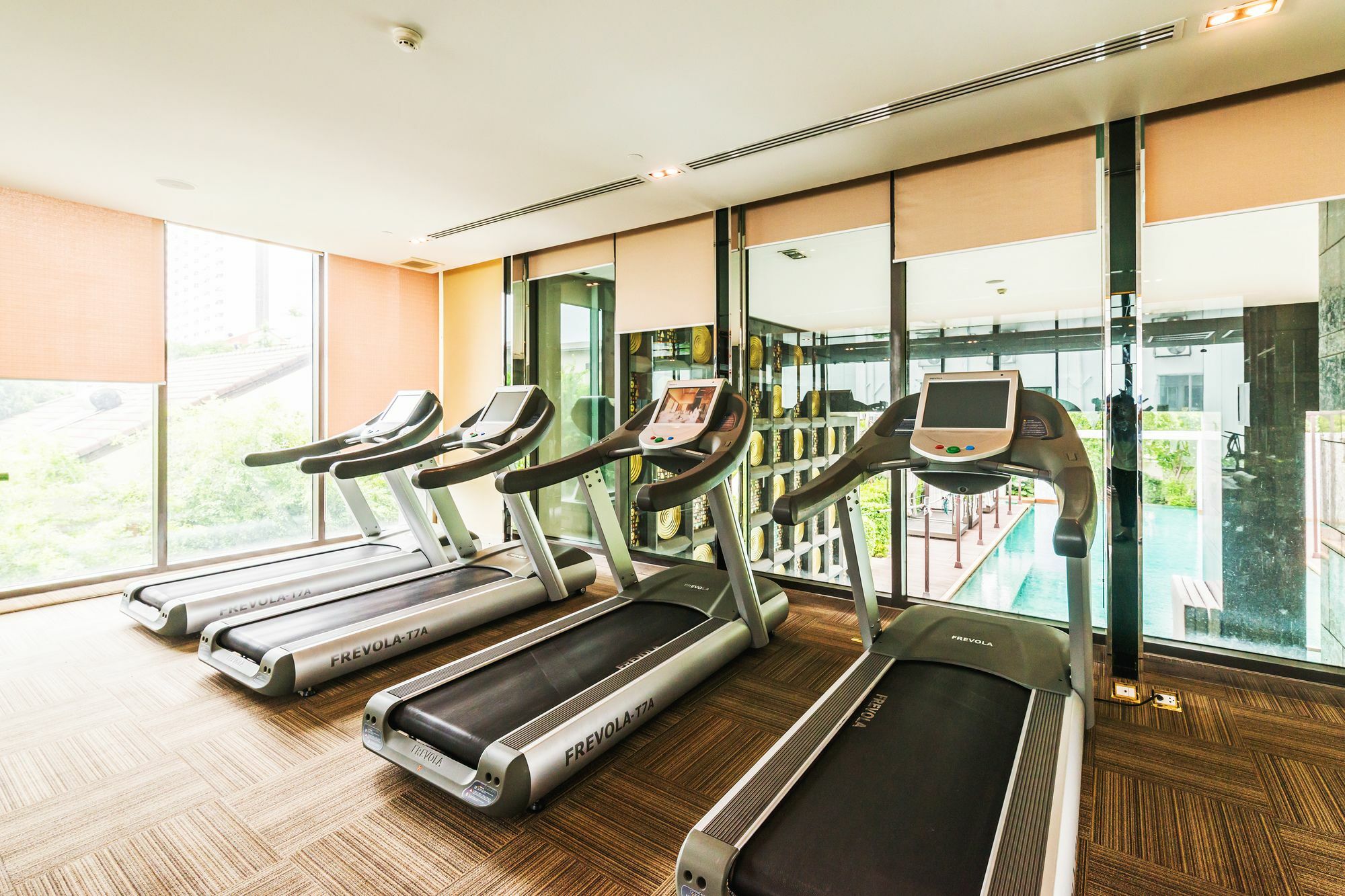 The Address Sathorn By Favstay 曼谷 外观 照片