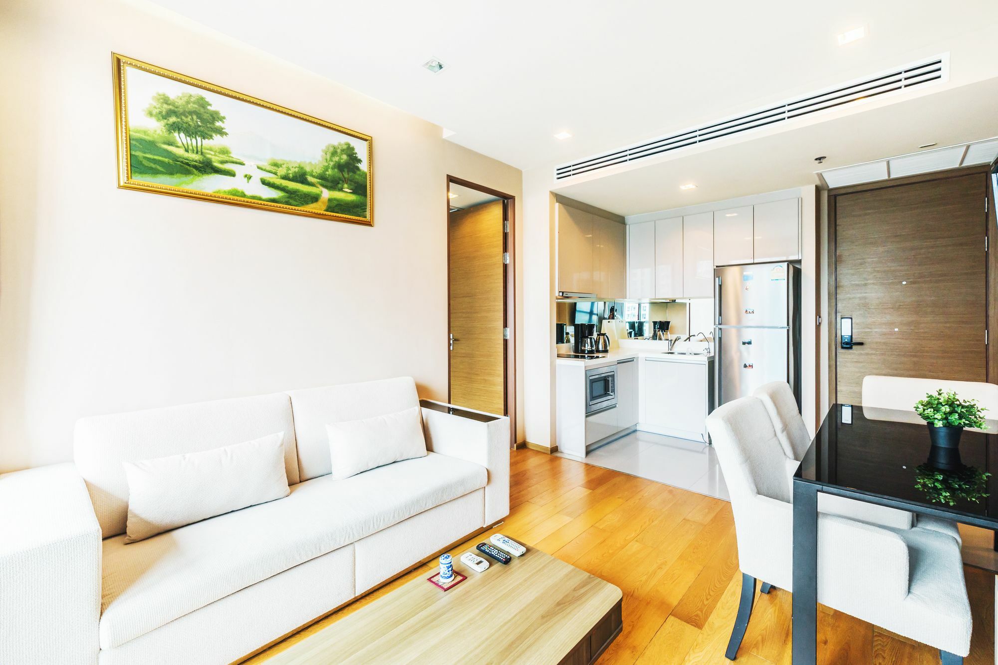 The Address Sathorn By Favstay 曼谷 外观 照片