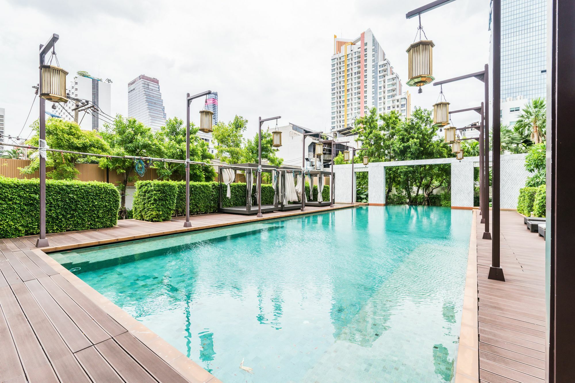 The Address Sathorn By Favstay 曼谷 外观 照片