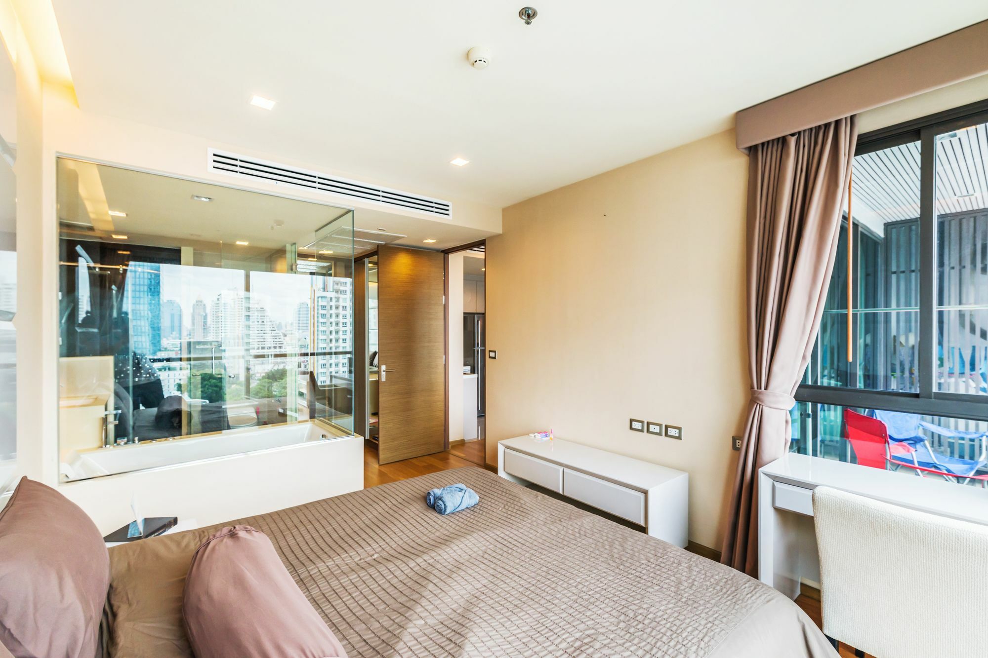 The Address Sathorn By Favstay 曼谷 外观 照片